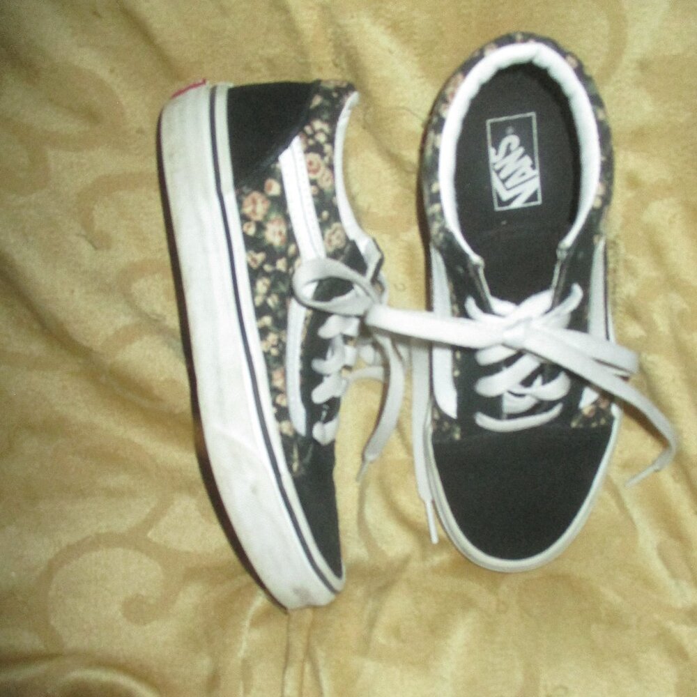 Vans Girls Shoes Old Skool Skater Sneakers Size 3 Flowers
